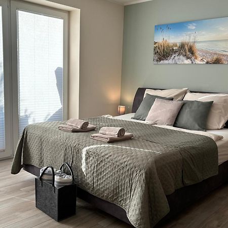 Kleine Auszeit -- Inklusive Parkplatz & Wifi, Geschirrspueler, Waschmaschine & Terrasse Mit Strandkorb -- Perfekt Fuer Urlaub & Business Scharbeutz Buitenkant foto