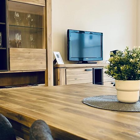 Kleine Auszeit -- Inklusive Parkplatz & Wifi, Geschirrspueler, Waschmaschine & Terrasse Mit Strandkorb -- Perfekt Fuer Urlaub & Business Scharbeutz Buitenkant foto