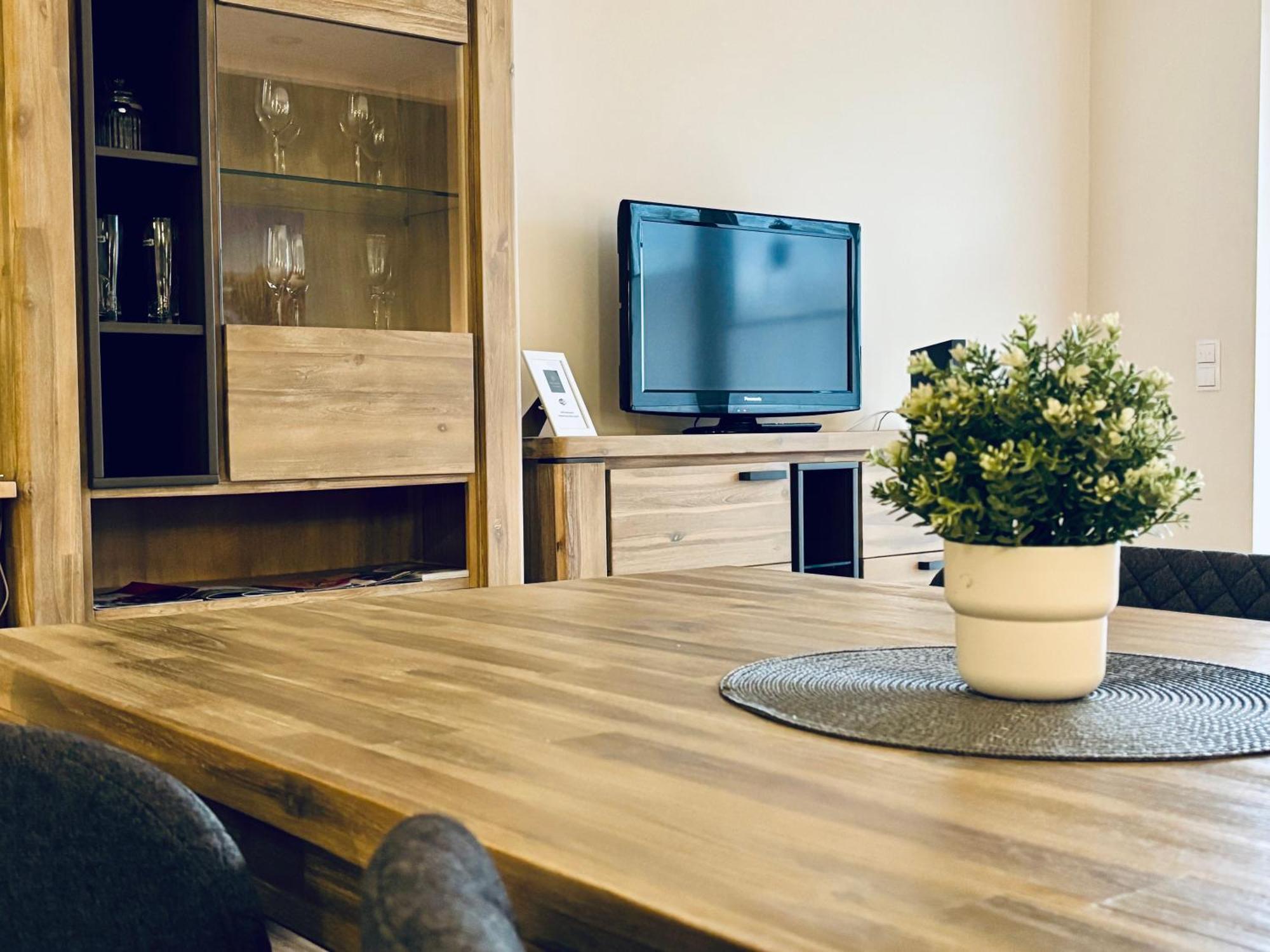 Kleine Auszeit -- Inklusive Parkplatz & Wifi, Geschirrspueler, Waschmaschine & Terrasse Mit Strandkorb -- Perfekt Fuer Urlaub & Business Scharbeutz Buitenkant foto